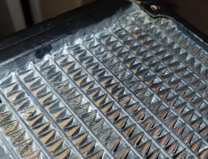 Limescale blockage on the fins of a radiator